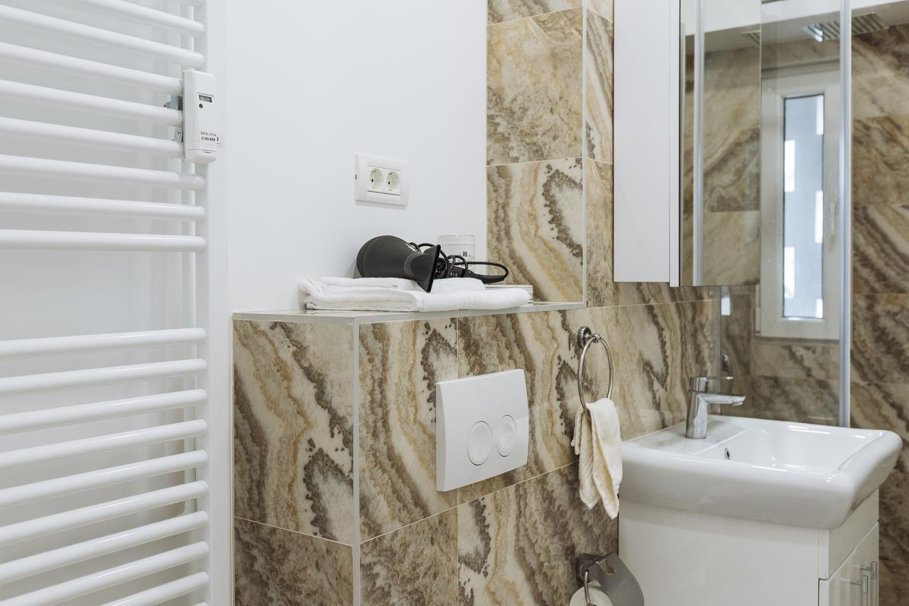 Luxury City Centre Apartment Bucureşti Ngoại thất bức ảnh