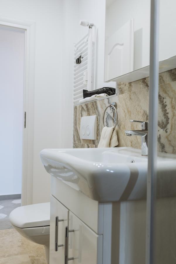 Luxury City Centre Apartment Bucureşti Ngoại thất bức ảnh
